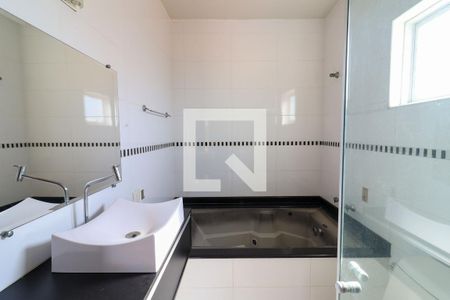Casa para alugar com 4 quartos, 190m² em Vila Bourbon (sousas), Campinas