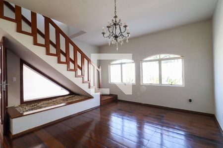 Casa para alugar com 4 quartos, 190m² em Vila Bourbon (sousas), Campinas