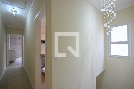 Corredor de casa para alugar com 3 quartos, 407m² em Parque Monte Alegre, Taboão da Serra