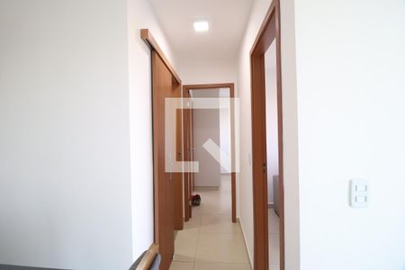 Corredor de apartamento para alugar com 2 quartos, 55m² em Grand Ville, Uberlândia