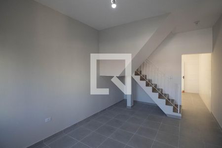 Casa para alugar com 2 quartos, 88m² em Vila Gopouva, Guarulhos