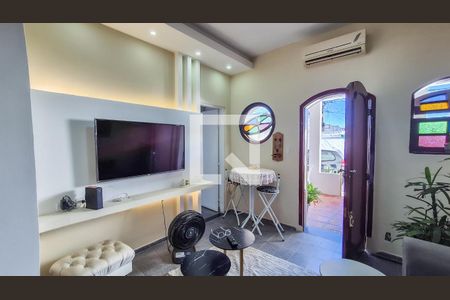 Sala de casa à venda com 3 quartos, 200m² em Brás de Pina, Rio de Janeiro