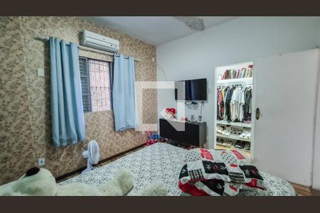 Quarto 1 de casa à venda com 3 quartos, 200m² em Brás de Pina, Rio de Janeiro