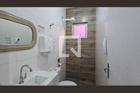 Banheiro de kitnet/studio para alugar com 1 quarto, 25m² em Prado, Belo Horizonte