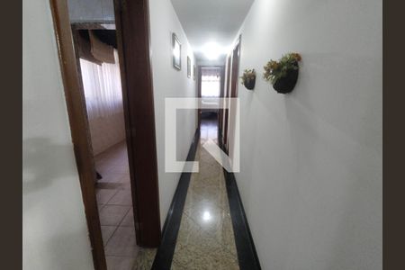 Corredor de apartamento à venda com 3 quartos, 167m² em Jardim Guanabara, Rio de Janeiro