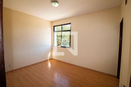 Suíte de apartamento para alugar com 4 quartos, 94m² em Coração Eucarístico, Belo Horizonte