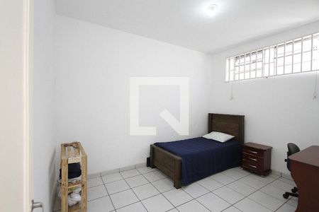 Quarto 1 de casa para alugar com 2 quartos, 72m² em Carlos Prates, Belo Horizonte
