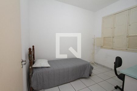 Quarto 2 de casa para alugar com 2 quartos, 72m² em Carlos Prates, Belo Horizonte