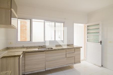 Cozinha de casa para alugar com 3 quartos, 90m² em Vila Carrão, São Paulo