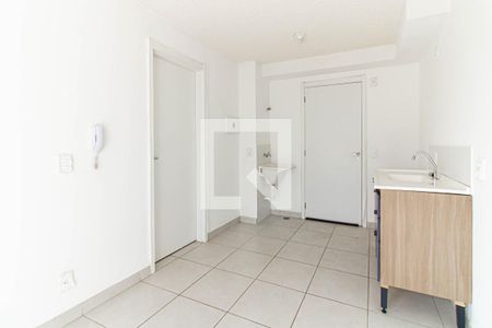Sala de apartamento para alugar com 1 quarto, 33m² em Parque Industrial Tomas Edson, São Paulo