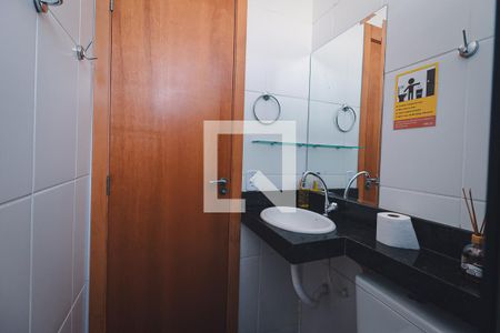 Banheiro de apartamento à venda com 2 quartos, 45m² em Bairro Santa Rita, Goiânia