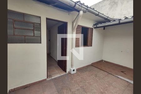 Área externa de casa à venda com 3 quartos, 200m² em Brasilândia, São Paulo