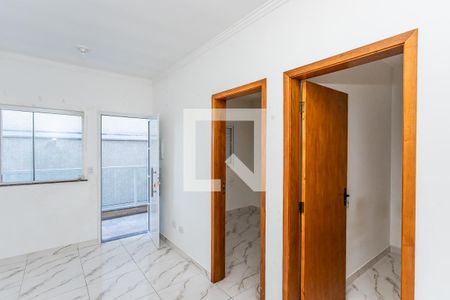 Sala e cozinha de apartamento para alugar com 2 quartos, 50m² em São Domingos, São Paulo