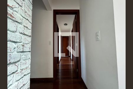 Corredor para os quartos  de apartamento para alugar com 4 quartos, 210m² em Bom Pastor, Juiz de Fora