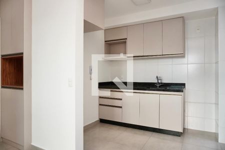 Cozinha e Área de Serviço de apartamento para alugar com 2 quartos, 54m² em Coração Eucarístico, Belo Horizonte