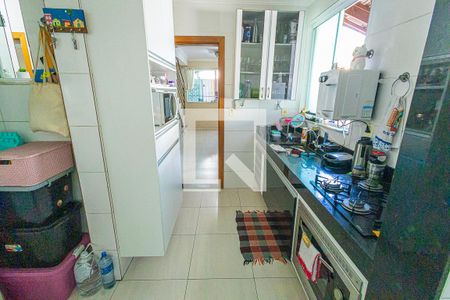 cozinha de casa à venda com 2 quartos, 115m² em Santa Monica, Belo Horizonte