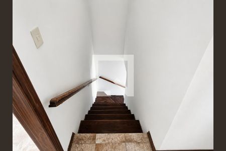 Escada de casa à venda com 2 quartos, 113m² em Vila Clarice, São Paulo