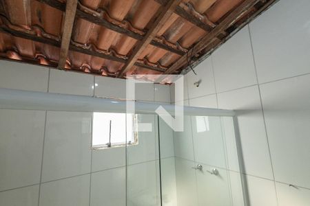 Banheiro de casa para alugar com 1 quarto, 60m² em Jardim Uira, São José dos Campos