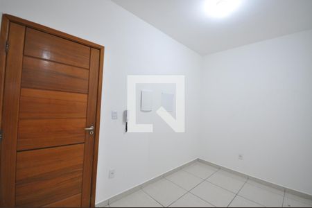 Sala de apartamento para alugar com 2 quartos, 45m² em Vila Albertina, São Paulo