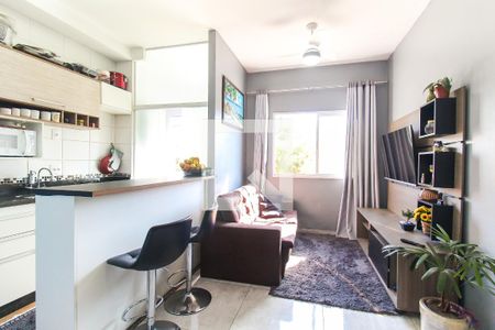 Sala de apartamento à venda com 2 quartos, 48m² em Vila Carmosina, São Paulo