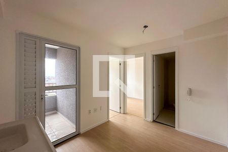 Sala/Cozinha de apartamento à venda com 2 quartos, 29m² em Vila Santo Estefano, São Paulo