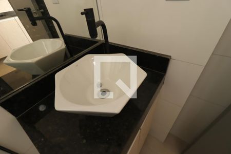 Banheiro - Pia de kitnet/studio para alugar com 1 quarto, 23m² em Vila Sao Pedro, Santo André