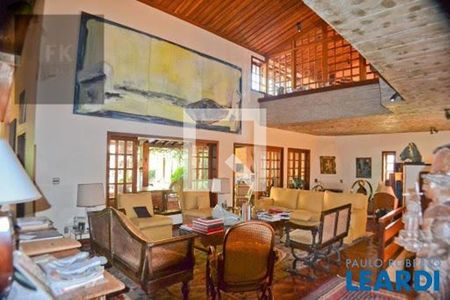 Casa à venda com 5 quartos, 700m² em Alphaville Residencial Um, Barueri