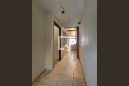 Corredor de casa à venda com 2 quartos, 161m² em Parque Assuncao, Taboão da Serra