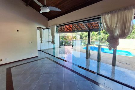 Sala 2 de casa de condomínio à venda com 3 quartos, 546m² em Pendotiba, Niterói