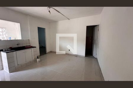 Cozinha de casa para alugar com 2 quartos, 100m² em Jardim Neide, São Paulo