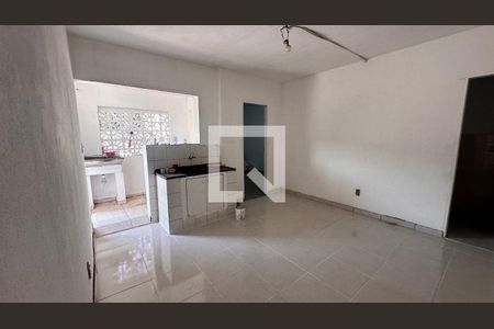 Cozinha de casa para alugar com 2 quartos, 100m² em Jardim Neide, São Paulo
