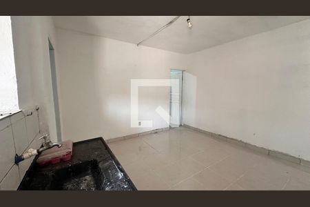 Cozinha de casa para alugar com 2 quartos, 100m² em Jardim Neide, São Paulo