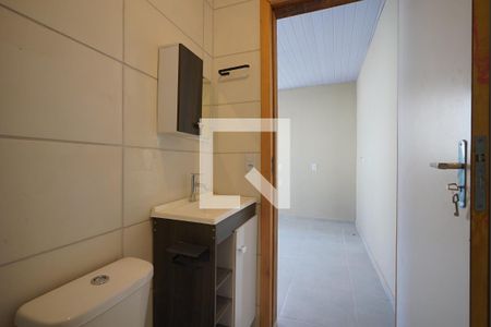 Banheiro de kitnet/studio para alugar com 1 quarto, 25m² em Serraria, São José