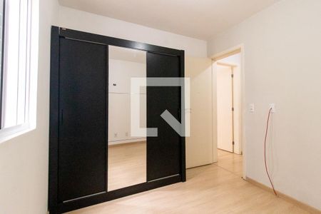 Quarto 1 de apartamento para alugar com 2 quartos, 58m² em Xaxim, Curitiba