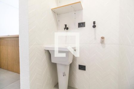 Banheiro de kitnet/studio para alugar com 1 quarto, 35m² em Ana Cristina II, Barueri