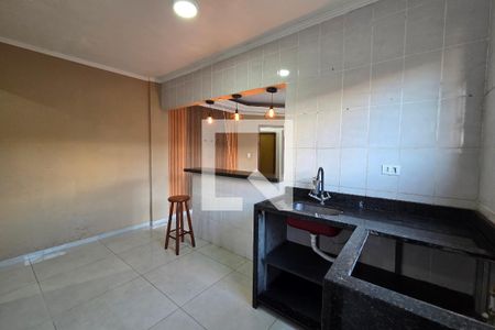 Cozinha de apartamento para alugar com 1 quarto, 35m² em Vila Tupi, Praia Grande