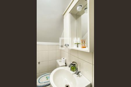 Lavabo  de casa à venda com 3 quartos, 155m² em Jardim Triana, São Paulo