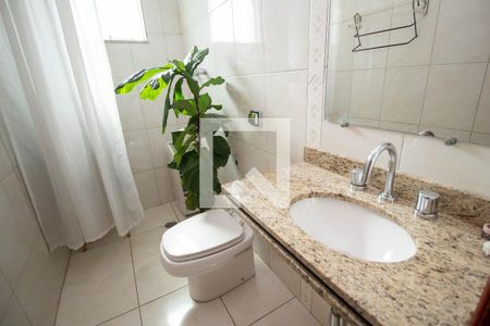 Banheiro da Suíte 1 de casa para alugar com 2 quartos, 75m² em Jardim Felicidade (zona Norte), São Paulo