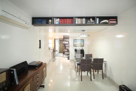 Sala de apartamento à venda com 1 quarto, 65m² em Auxiliadora, Porto Alegre