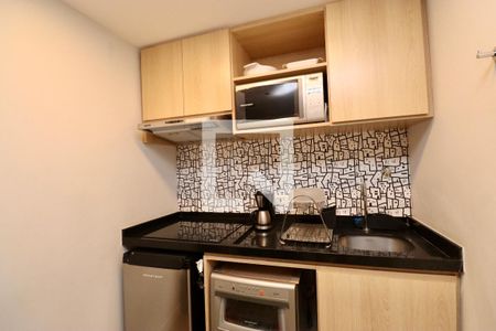 Cozinha de kitnet/studio para alugar com 1 quarto, 44m² em Caminho das Árvores, Salvador