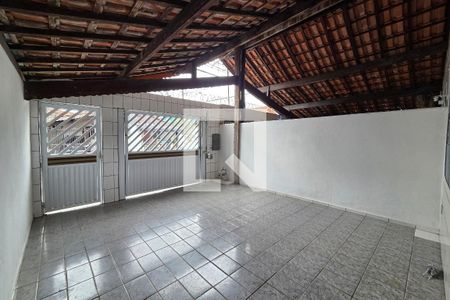 Garagem de casa para alugar com 3 quartos, 82m² em Nova Mirim, Praia Grande