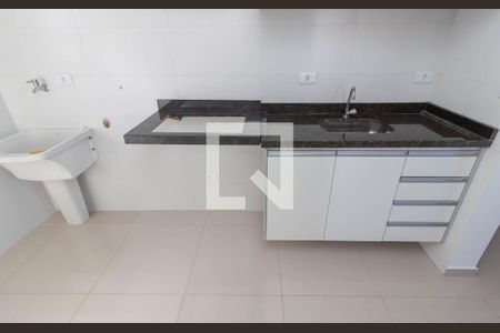 Cozinha e Área de Serviço de apartamento para alugar com 2 quartos, 39m² em Vila Jacuí, São Paulo