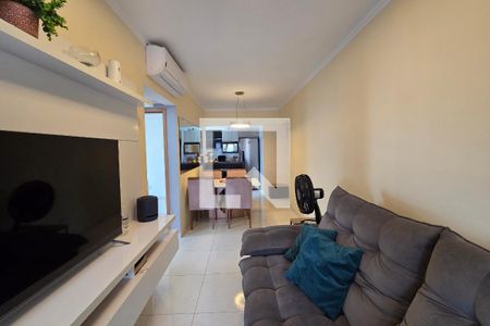 Sala de apartamento para alugar com 2 quartos, 64m² em Guilhermina, Praia Grande