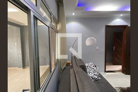 Sala de casa à venda com 4 quartos, 222m² em Cipava, Osasco