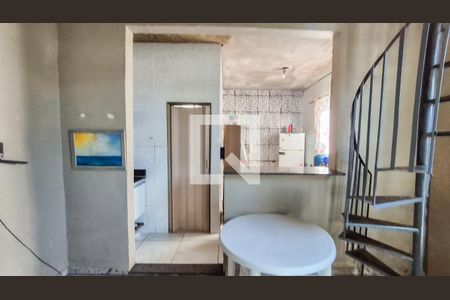 Sala de casa para alugar com 2 quartos, 50m² em Cordovil, Rio de Janeiro