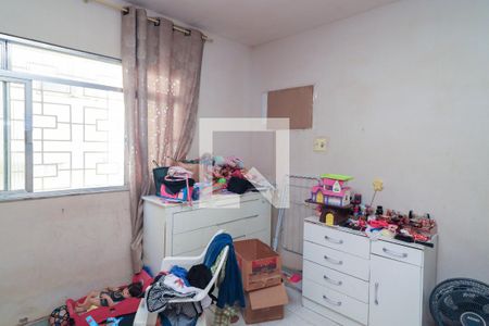 Quarto 1 de casa para alugar com 2 quartos, 106m² em Marechal Hermes, Rio de Janeiro