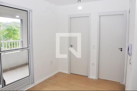 Detalhe - Sala, Cozinha e Área de Serviço com Varanda de apartamento para alugar com 2 quartos, 35m² em Vila Jaguara, São Paulo