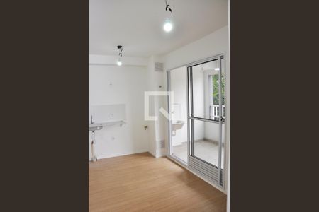 Detalhe - Sala, Cozinha e Área de Serviço com Varanda de apartamento para alugar com 2 quartos, 35m² em Vila Jaguara, São Paulo