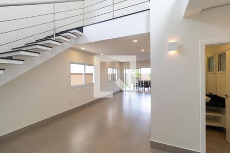Sala de casa de condomínio à venda com 3 quartos, 257m² em Swiss Park, Campinas