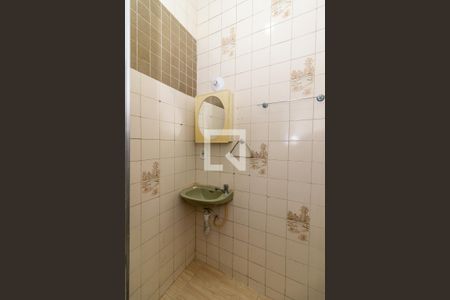 Banheiro de casa de condomínio para alugar com 1 quarto, 68m² em Osvaldo Cruz, Rio de Janeiro